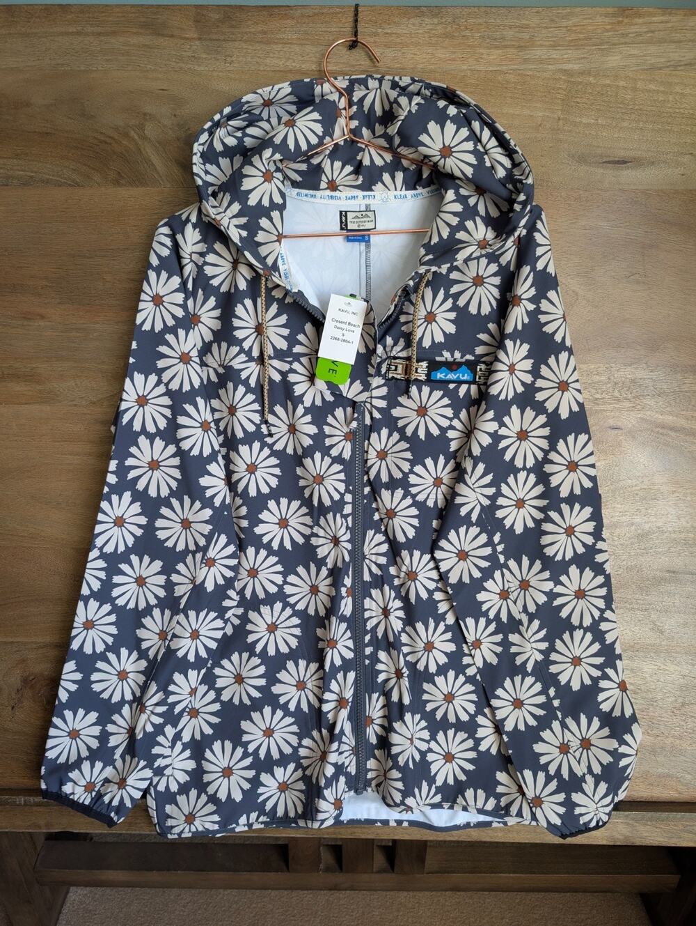 NWT KAVU Crescent Beach Jacket Womens Small Blue Daisy Love Floral Full Zipper